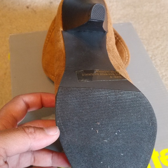 Camel Booties - Picture 5 of 7